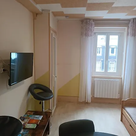 Dore Centre Apartment *