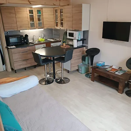 Dore Centre Apartment *
